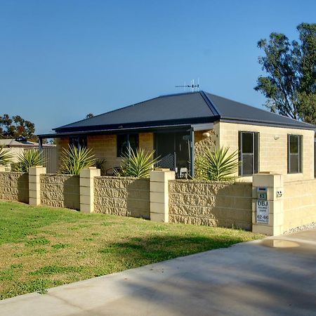 Dbj Holiday Units Mulwala Exterior foto