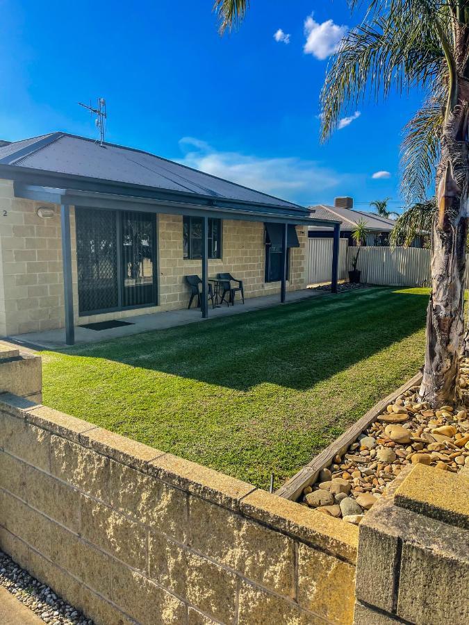 Dbj Holiday Units Mulwala Exterior foto