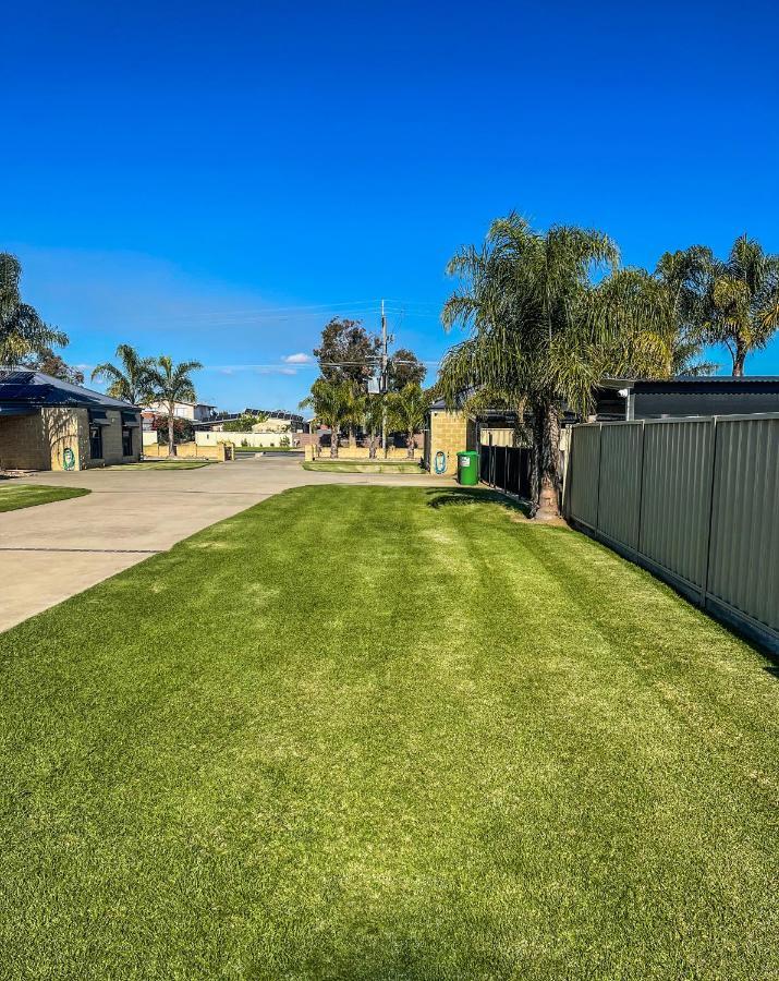 Dbj Holiday Units Mulwala Exterior foto
