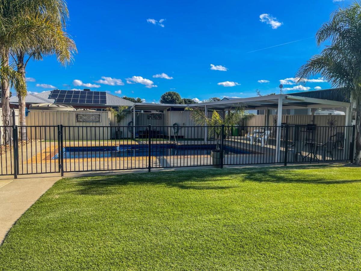 Dbj Holiday Units Mulwala Exterior foto