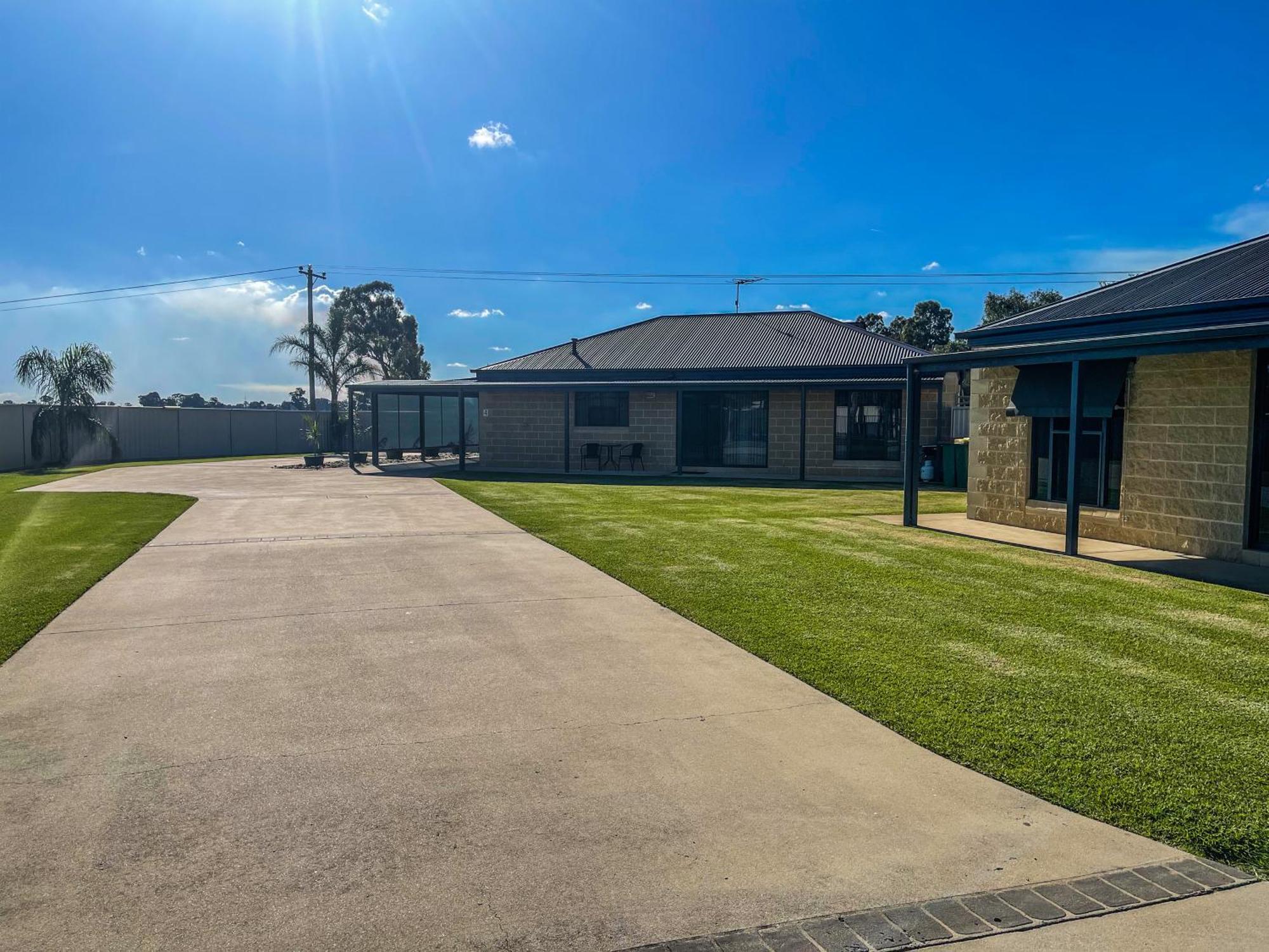 Dbj Holiday Units Mulwala Exterior foto